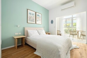 Iron/ironing board, free WiFi - Central & Bright Getaway by Sea N' Rent (Tel Aviv)