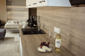 1 bedroom, desk, travel crib, free WiFi