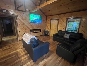 Interior - Red River Gorge, Wi-Fi, hot tub, fire pit, Natural Bridge, cabin, and private. (Campton)