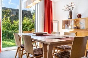 Dining - Holiday Home 'Börnsteen' with Private Terrace, Own Garden and Wi-Fi (Zingst)
