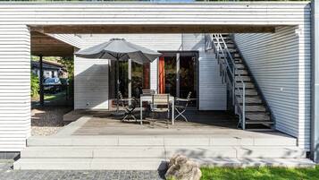 屋外ダイニングエリア