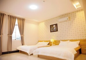 Quadruple Room | Free WiFi - Seaview Long Hai Hotel (Long Dat)