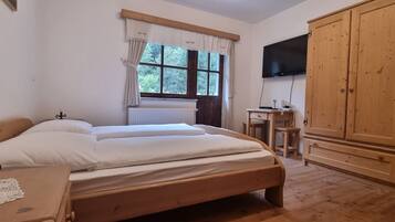 1 bedroom, internet, bed sheets