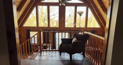 Riverfront 2-bedroom house with Central Air, vaulted ceilings, 2 outdoor decks