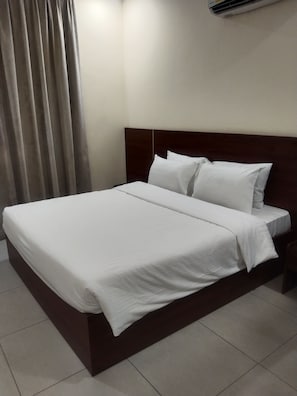 Room - Cozy studio in tranquil Seef with AC (Seef)