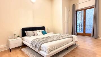 1 slaapkamer, een strijkplank/strijkijzer, wifi, beddengoed