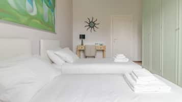 Apartment (2 Bedrooms) | 2 bedrooms, laptop workspace, iron/ironing board, cribs/infant beds
