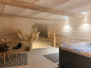 Interior - L'Étable - at the Ancienne ferme (Steinseltz)