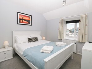 2 bedrooms, individually decorated, individually furnished - Cotman Cottage (Norwich)