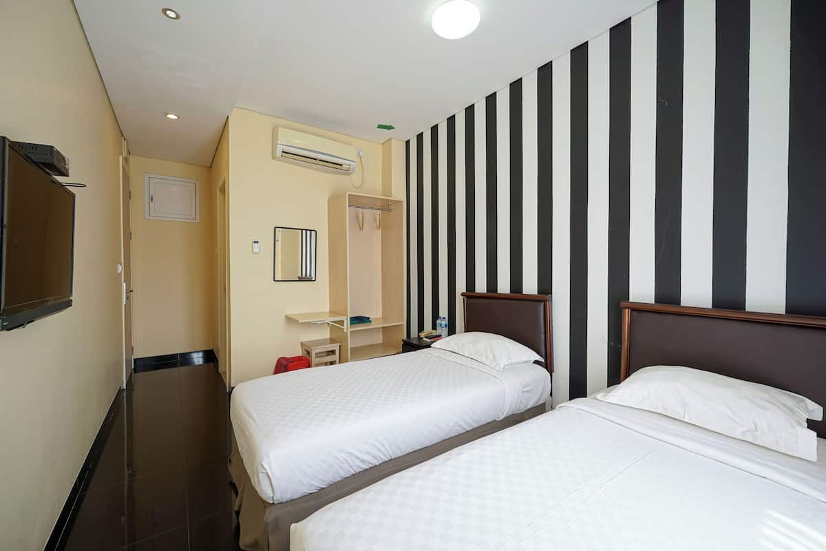 Superior Double or Twin Room | Desk, laptop workspace, soundproofing, free WiFi