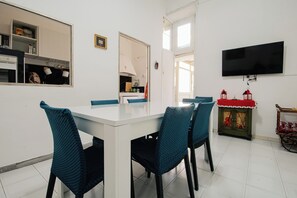 Apartment, City View | Living area - MAESTOSA CASA IN NAPOLI CENTRO (Naples)