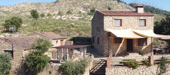 Detached 4 bedroom villa with private pool