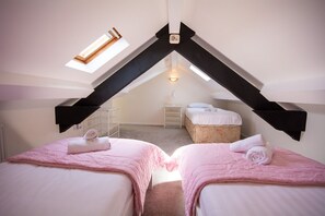 3 bedrooms, WiFi, bed sheets