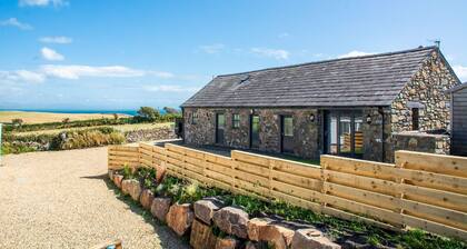Crowrach - sleeps 7 guests in 3 bedrooms
