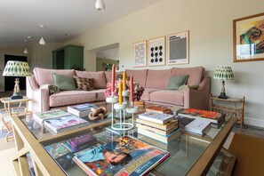 Smart TV, books, music library, stereo