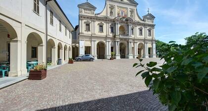 Room 'Agriturismo Cascina Favorita - Q1' with Private Terrace, Shared Garden and Wi-Fi
