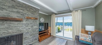 Charming 2-bedroom house on Chippewa Lake with Lake Access