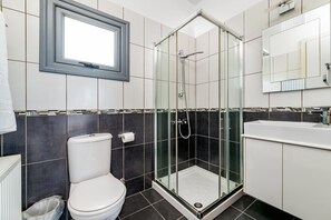 Shower - Ayia Napa Panorama Villa (Ayia Napa)