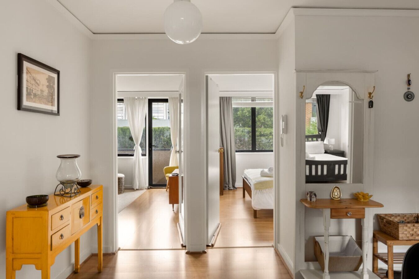 2 bedrooms, desk, iron/ironing board, WiFi