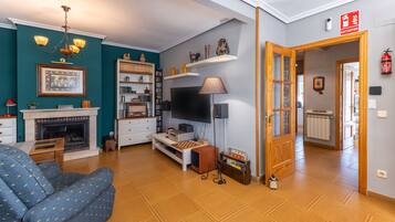 Télévision, cheminée