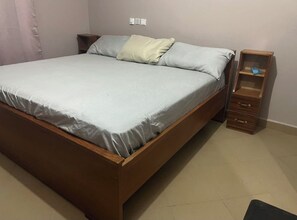 6 habitaciones, escritorio, tabla de planchar con plancha y wifi gratis