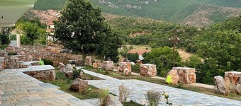 The Stone Cavern •Three-Bedroom House • Duplex • Greenery View