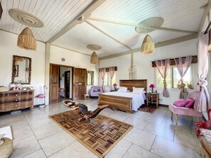 5 Schlafzimmer, Bügeleisen/Bügelbrett, Internetzugang, Bettwäsche