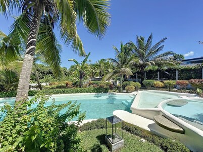 Magnificent villa with pool