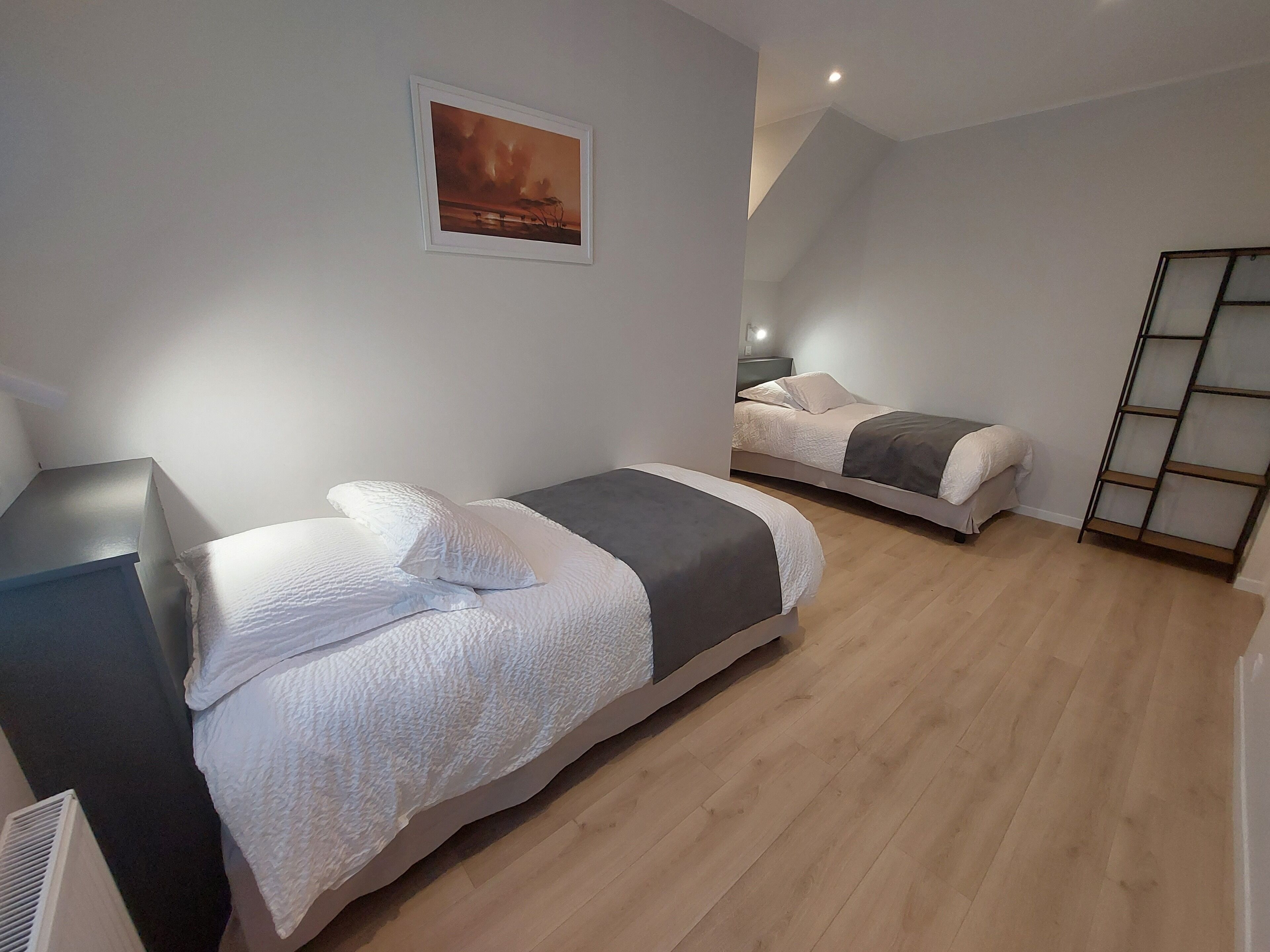 2 chambres, fer et planche à repasser, Wi-Fi, draps fournis