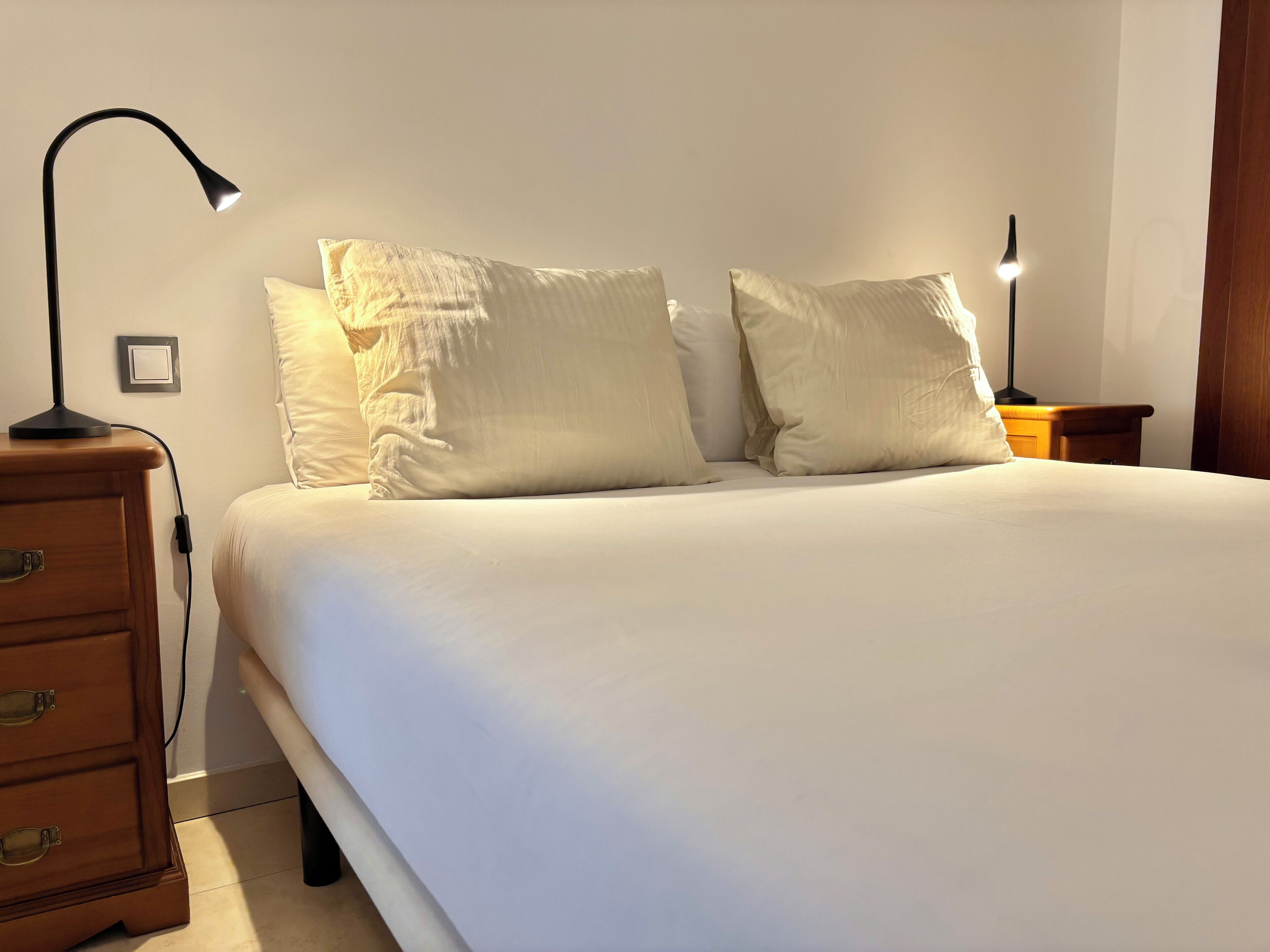 2 chambres, fer et planche à repasser, Wi-Fi gratuit, draps fournis
