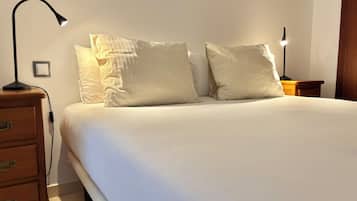 2 chambres, fer et planche à repasser, Wi-Fi gratuit, draps fournis