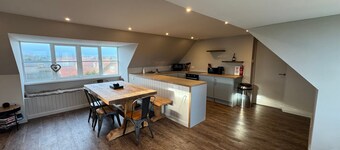 Near Beach - Sea View - Sleeps 6 - Parking