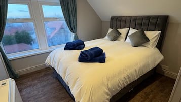 3 bedrooms, iron/ironing board, free WiFi, bed sheets