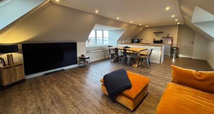 Near Beach - Sea View - Sleeps 6 - Parking