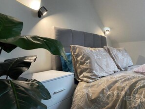 1 slaapkamer, een bureau, gratis wifi, beddengoed