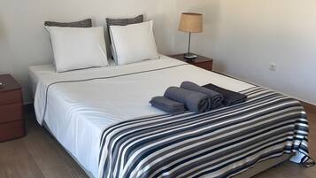 4 sovrum, strykjärn/strykbräda, wi-fi och sängkläder