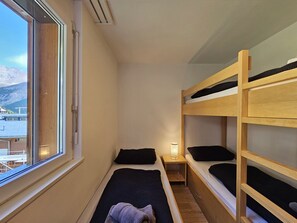 2 bedrooms, free WiFi, bed sheets