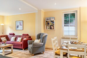 TV, fireplace, DVD player, stereo
