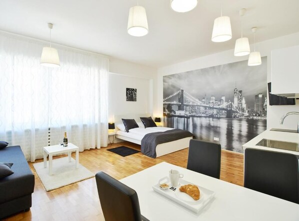 Deluxe Studio, City View | Free WiFi