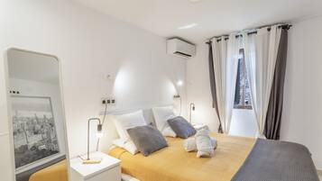 1 habitación, tabla de planchar con plancha, wifi y ropa de cama