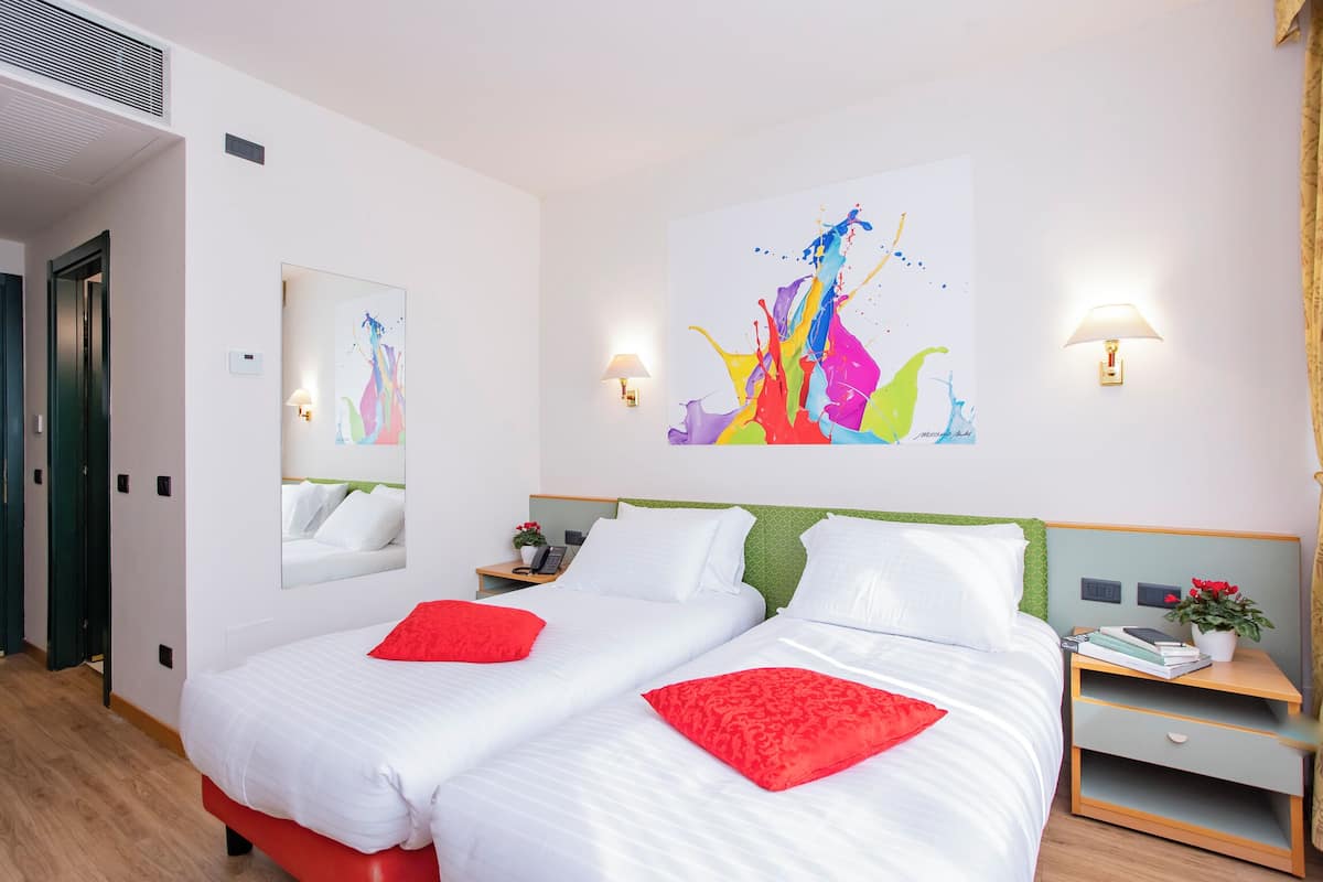 Classic Twin Room, City View | Free WiFi