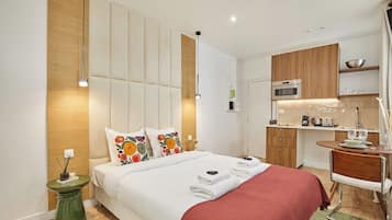 Appartamento | Postazione laptop, ferro/asse da stiro, lenzuola