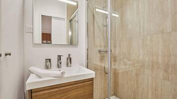 Apartment | Bathroom