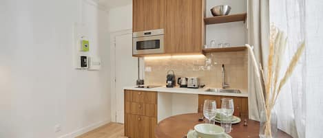 Apartment | Private kitchen | Fridge, microwave, coffee/tea maker, electric kettle