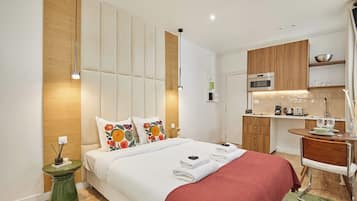 Appartamento | Postazione laptop, ferro/asse da stiro, lenzuola