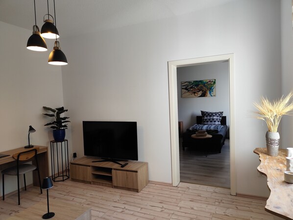 1 bedroom, desk, free WiFi, bed sheets