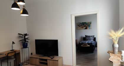 Charmantes Haus im Haus – Ferien- & Businesswohnung mit eigener Terrasse.