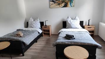 1 bedroom, desk, free WiFi, bed sheets