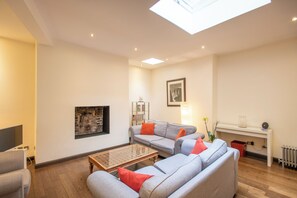 Téléviseur connecté, foyer