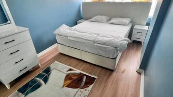 1 habitación, wifi y ropa de cama